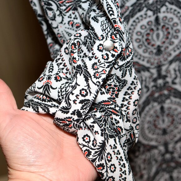 Plus Size Cato 18/20 Black, White & Red High-Low Blouse With Roll Tab Sleeves - Picture 8 of 11